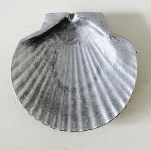 Vintage Wilton RWP Aluminum Alloy Clamshell Trinket Dish